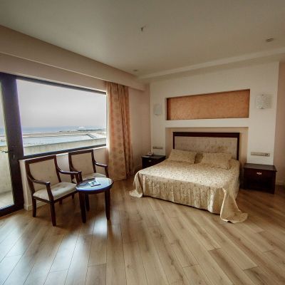 هتل The Crown Baku