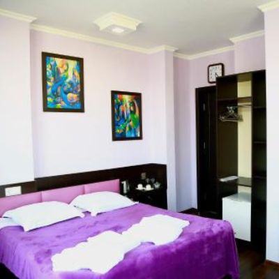 هتل Guru Tbilisi