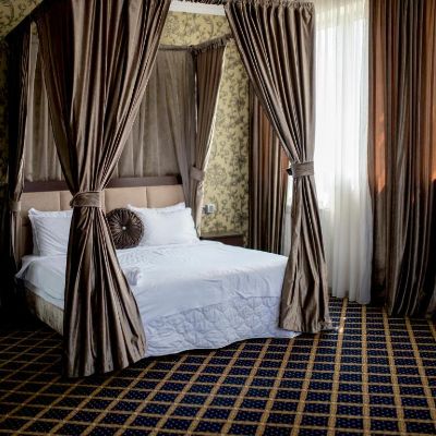 هتل Corniche Hotel Baku