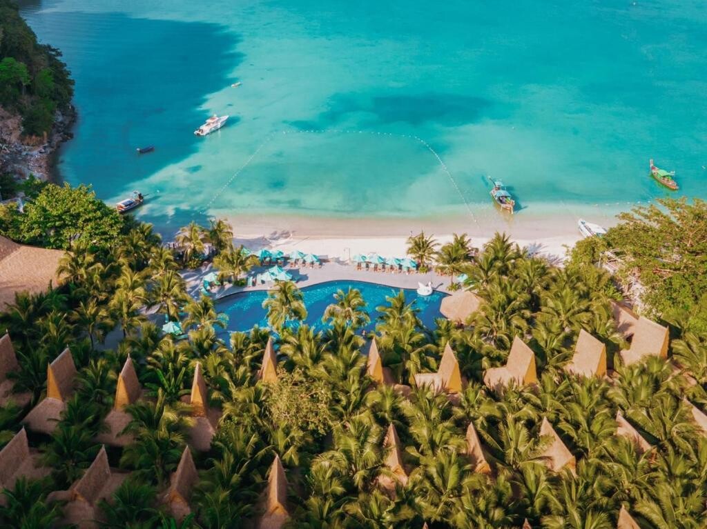 هتل Phi Phi CoCo Beach Resort