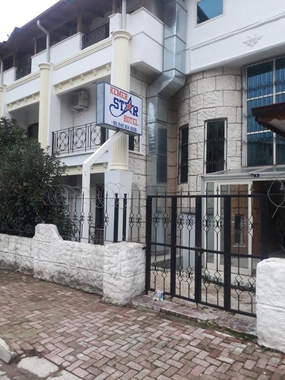 هتل کمر استار