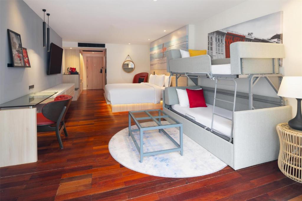 هتل Radisson RED Phuket Patong Beach